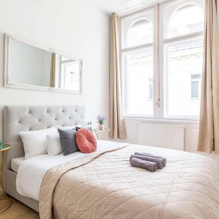 Exclusive Central Apartment Next To The Fashion Street Budapeşte Dış mekan fotoğraf